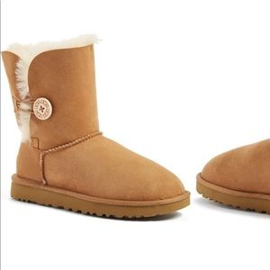Bailey Button Uggs